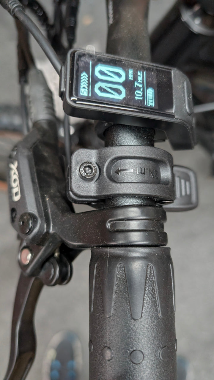 Thumb throttle 3