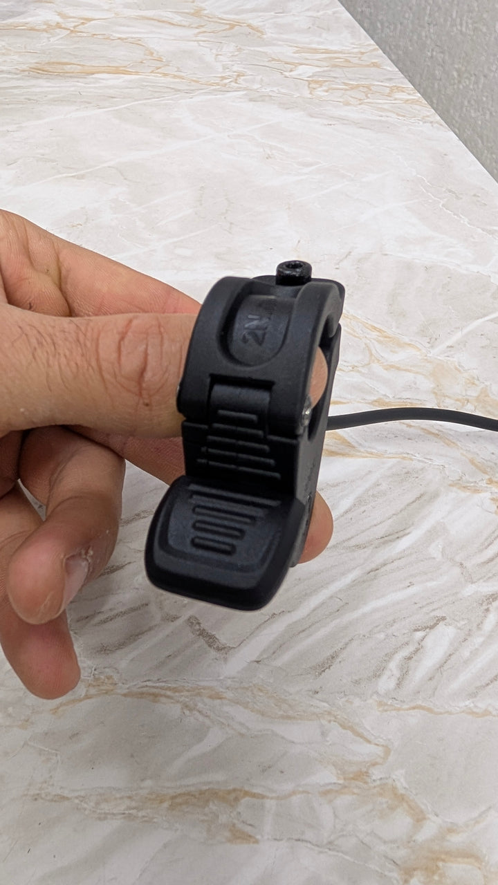 Thumb throttle 3